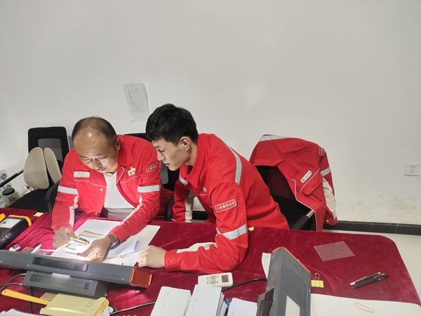 射線燈下的師者微光